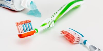 Icon style image for blog: Improve your teeth